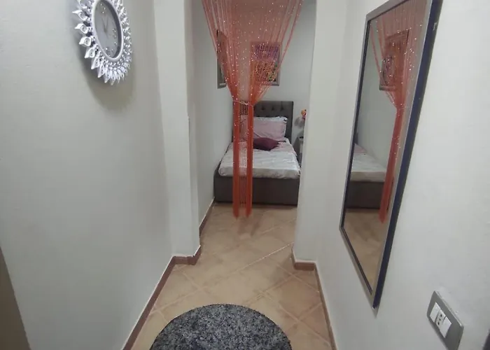 Ground-floor Near Center טיראנה